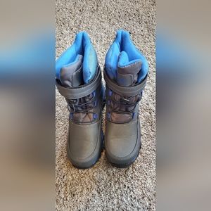 BRAND NEW Boys snow boots DSG brand size 6
